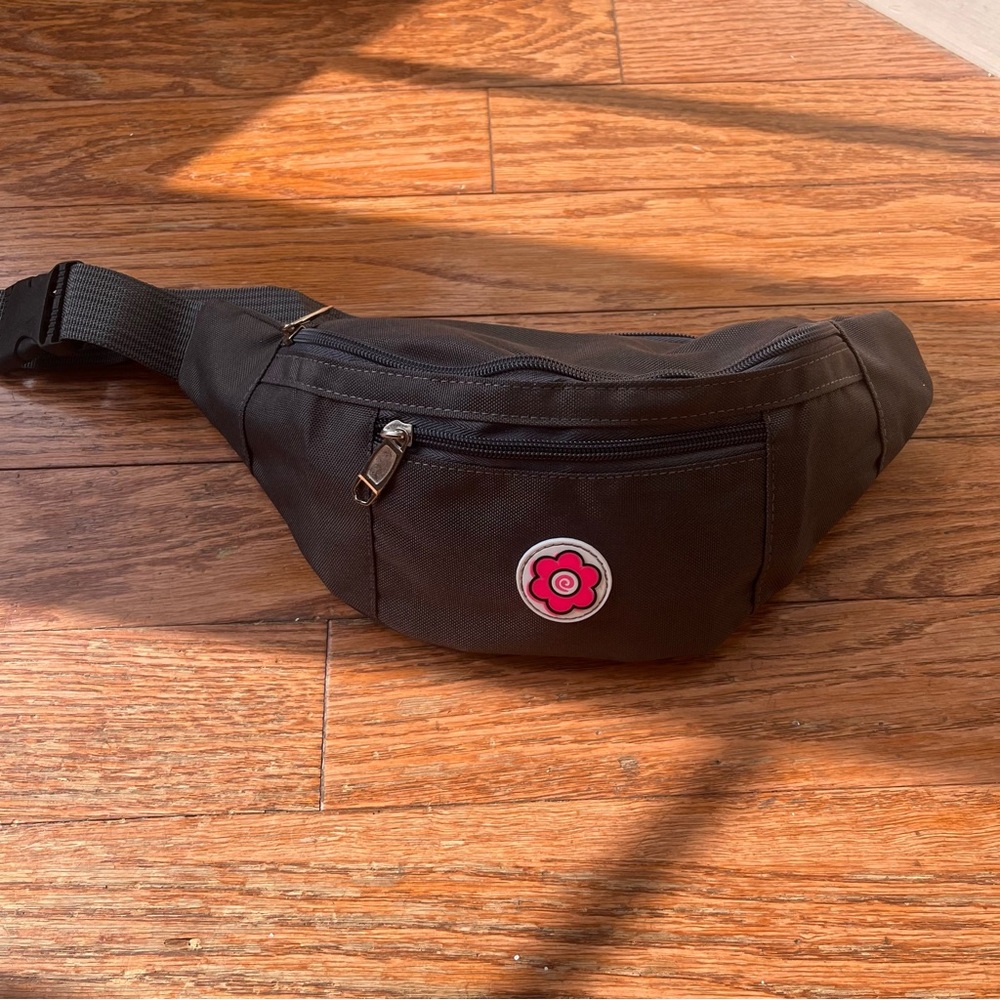 Roomy, quality belt bag